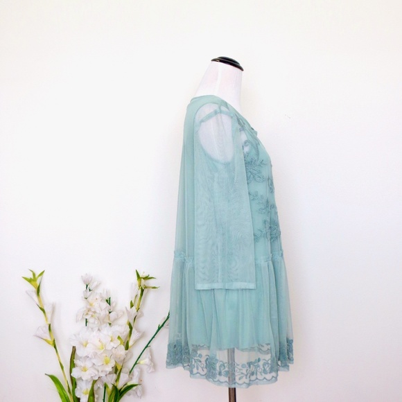 NEW! LOGO Lavish Lori Goldstein Embroidered Mesh Tunic Blouse Sage Green SZ S - Picture 6 of 9